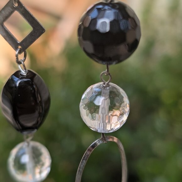 This elegant 36" necklace features a combination of beads and hammered metals - Picture 1 of 5